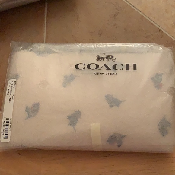 Disney X Coach Large Cinderella Flying Blue Birds Print Wristlet. - Picture 3 of 6